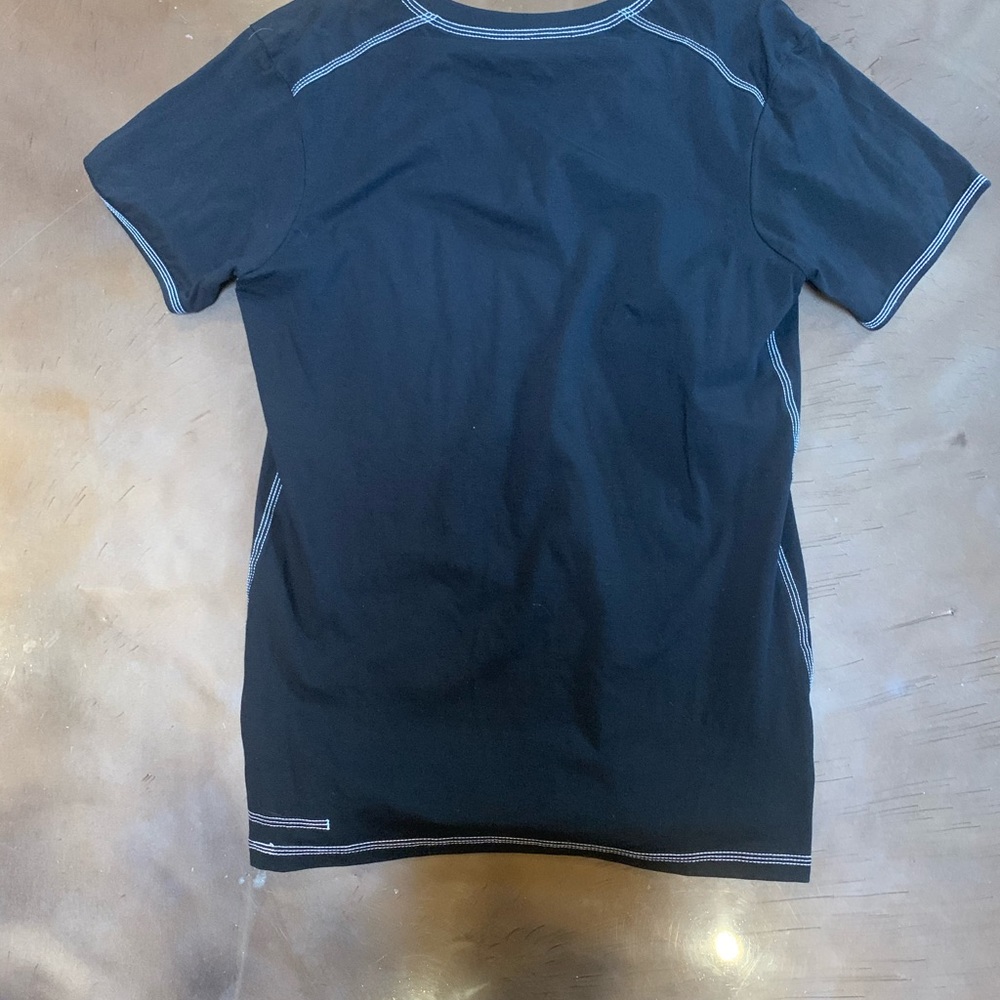 Buckle men’s black short sleeve